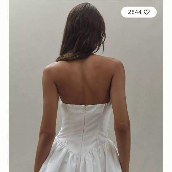 Elegant White Halter Mini Dress - Picture 3 of 5